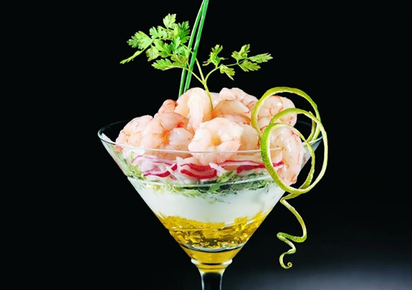 Cóctel de gambas con crema de queso y limón
