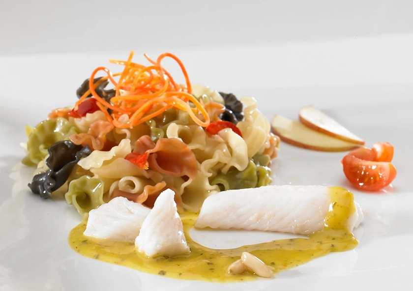 Ensalada de Pasta con Merluza y Manzana